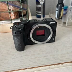 Nikon Z30 Mirrorless Camera - Black